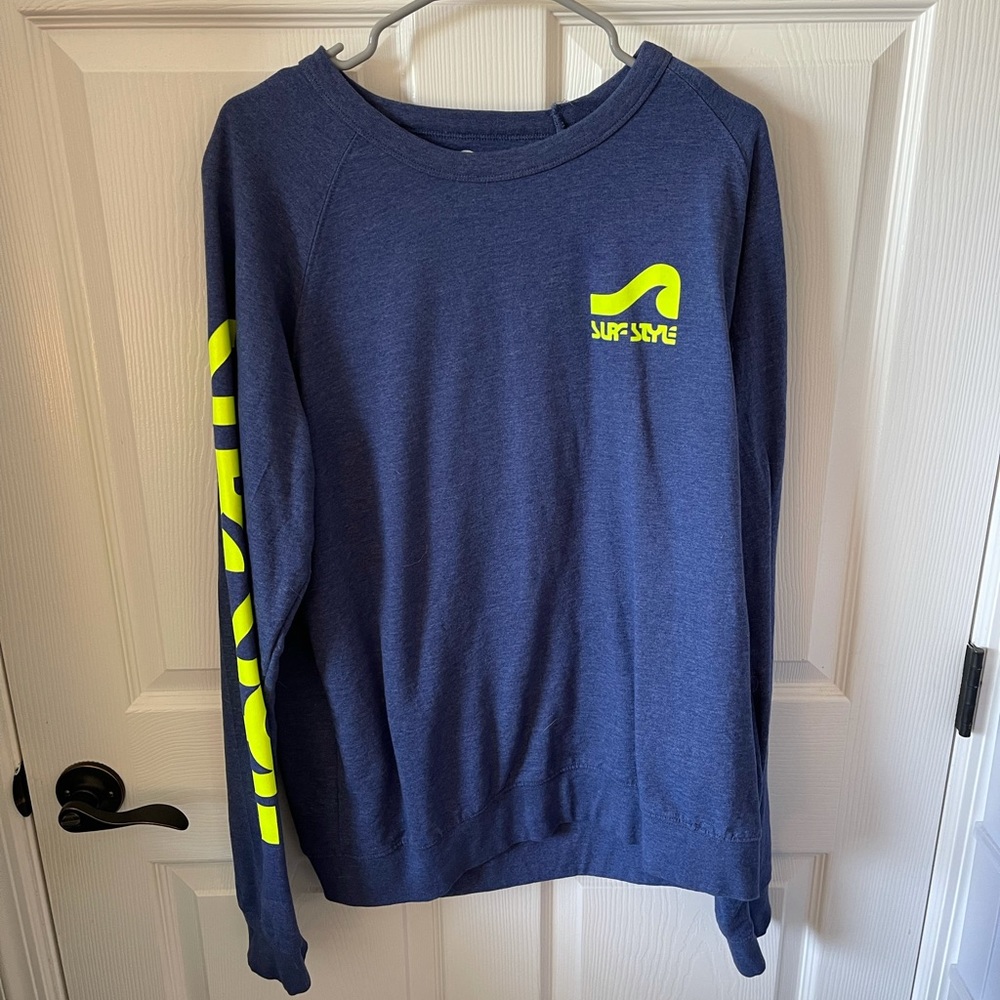 Surf style long sleeve shirt
